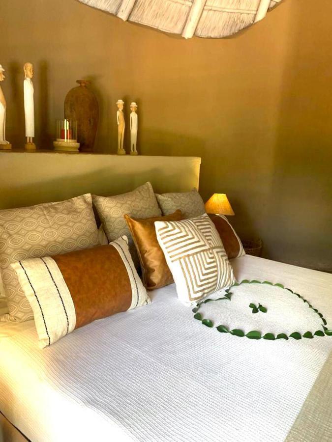 Ikhaya Lamadube Game Lodge Klipdrift Eksteriør bilde